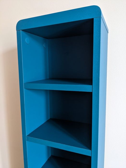 Estante Azul estreita