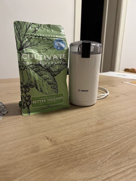 Кофемолка Bosh, нова, та упаковка кави у подарунок