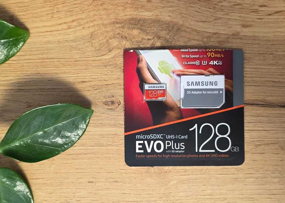 Карта пам'яті Samsung 128 GB EVO Plus microSDXC Class 10 + SD Adapter