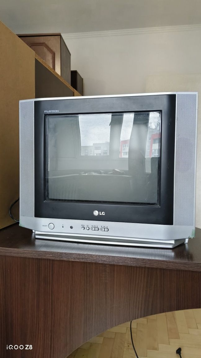 Продам телевізор LG 15"