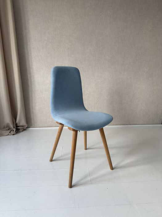 4 krzesła A-6150, po renowacji piękne