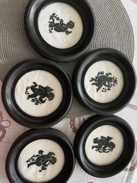 Мініатюрні картини вишиті хрестиком