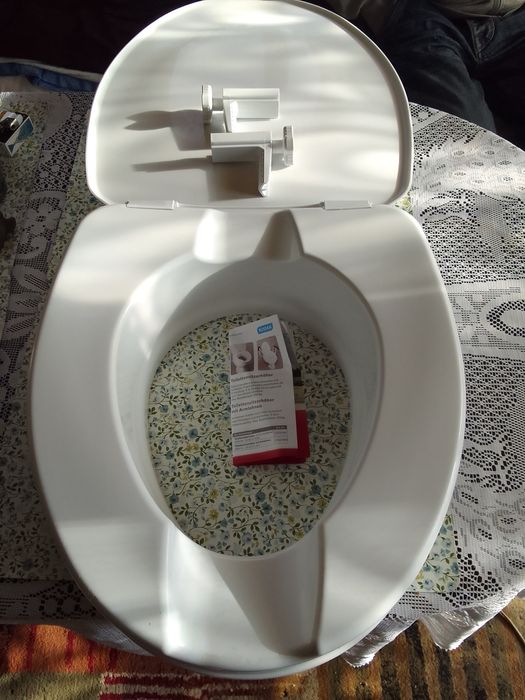 Nakładka na sedes z pokrywą