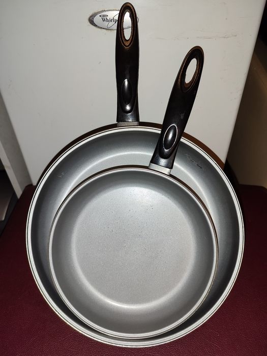 Набір сковорідок 20см, 26см