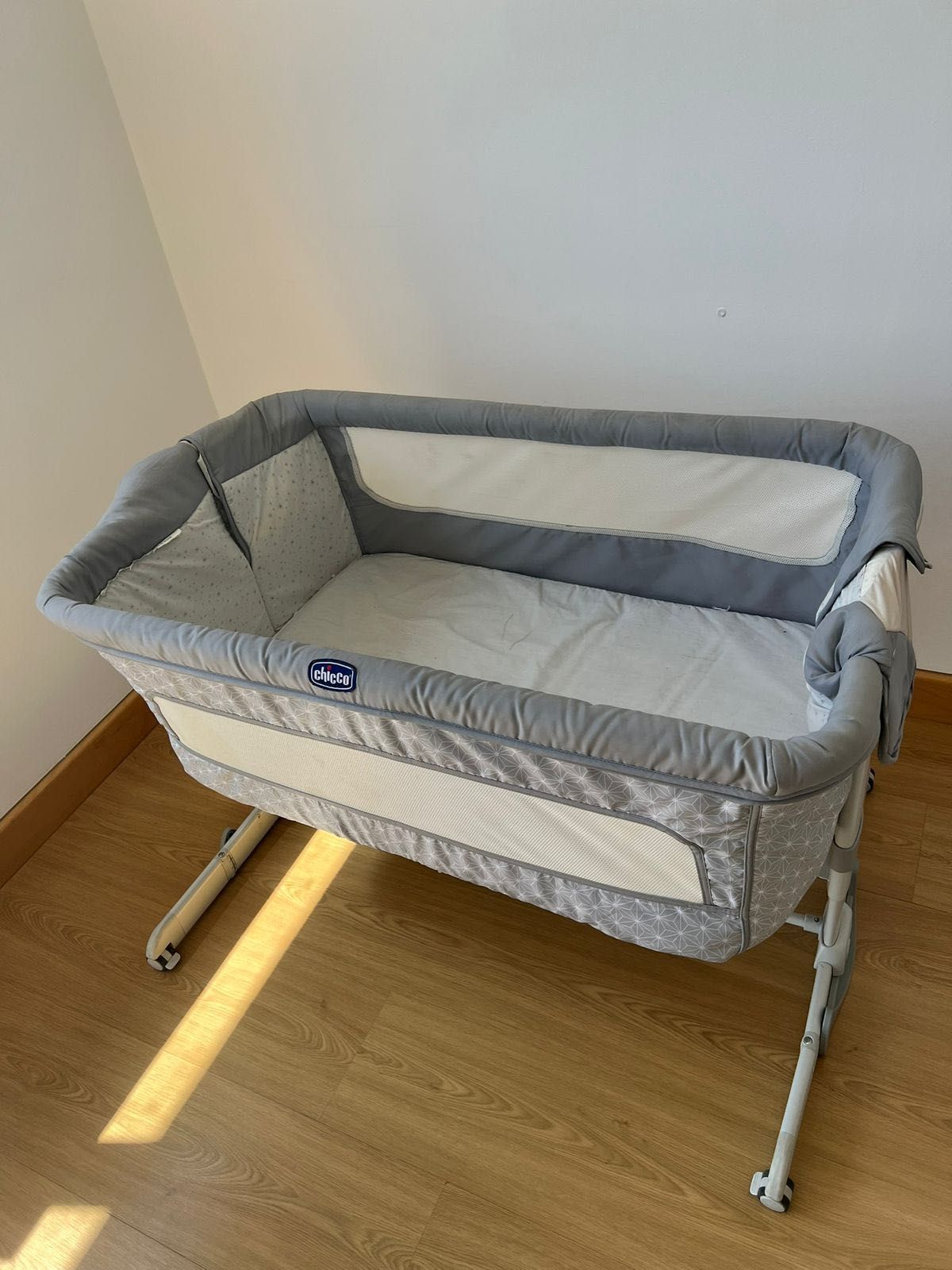 Carrinho de bb c bb conforto, berço madeira completo e Chicco next2me