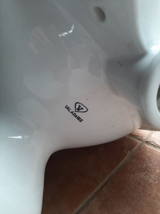 Louças de casa de banho novas - Valadares