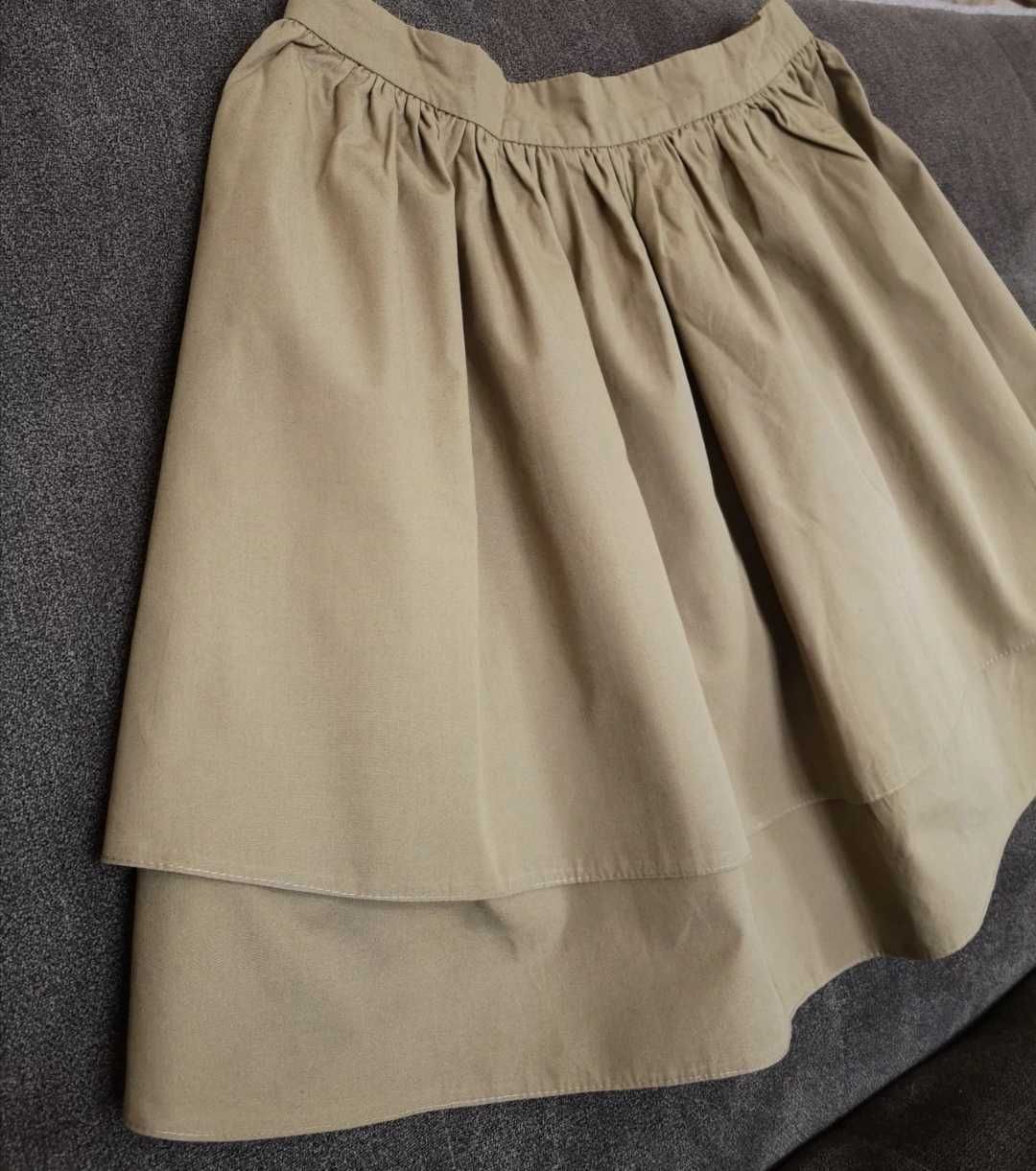 Rozkloszowana spódniczka khaki Mohito XS