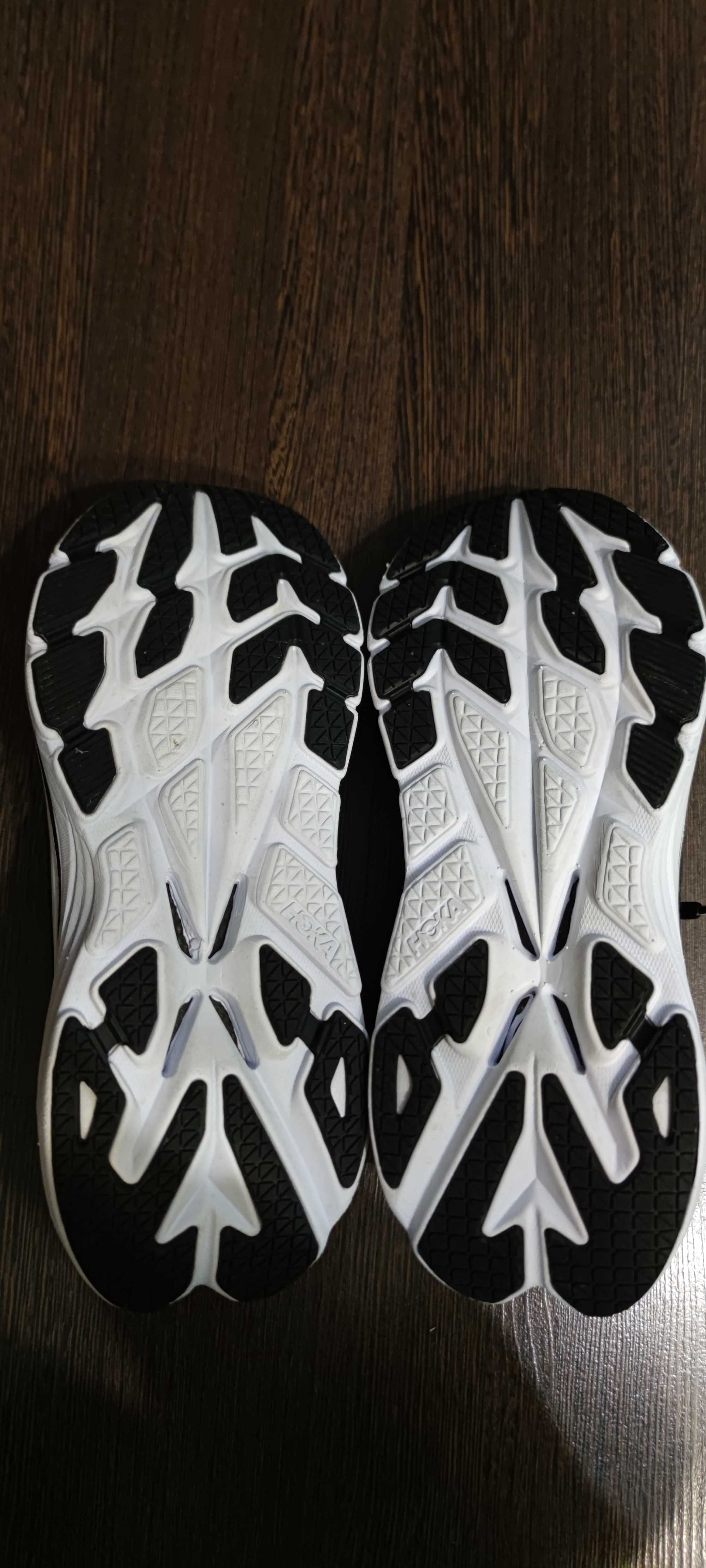 Кросівки Hoka Bondi X.   Р 40     25см