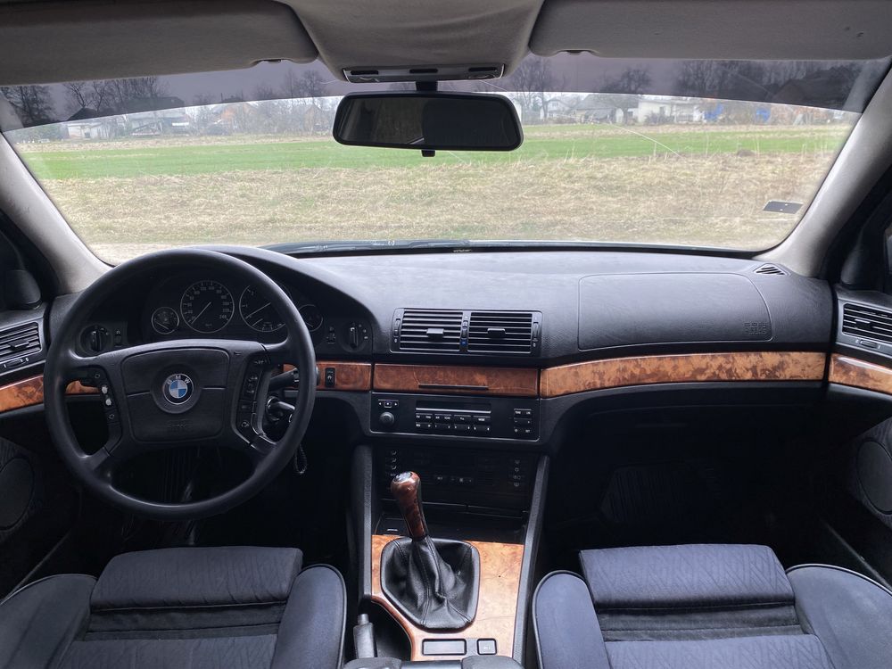 Продам BMW E39.