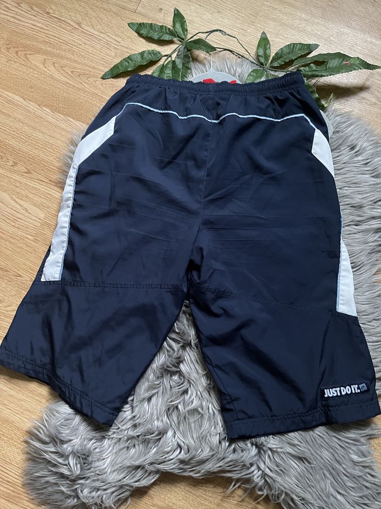 Nike oryginał spodenki sportowe S 158/164 szorty granatowe logo