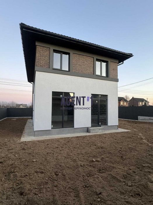 Продається новий, двоповерховий будинок  с. Шевченкове.