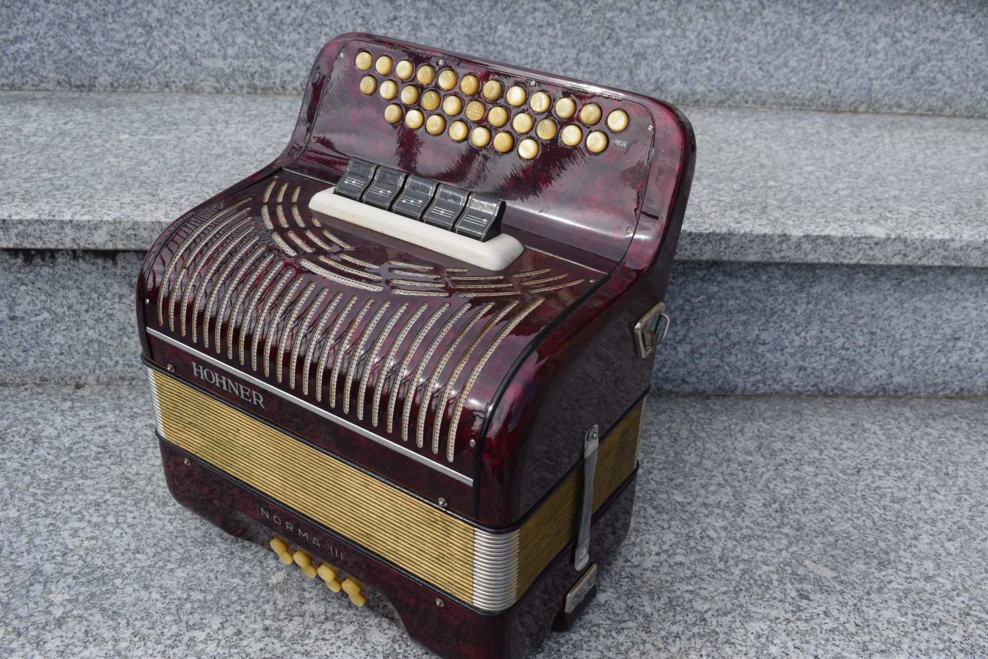 Concertina HOHNER 3 Voz Tonalidade La, N 215