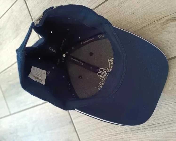Bawełniana czapka z daszkiem Iwoniczanka granatowa
