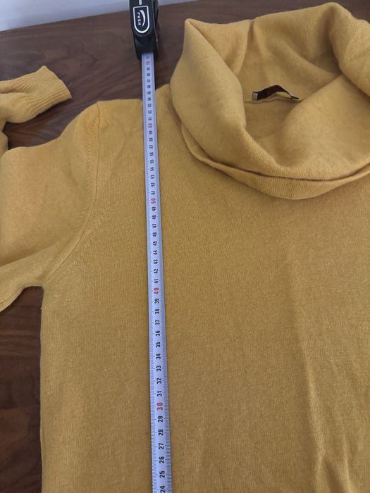 Sweterek damski z dużym golfem wełna