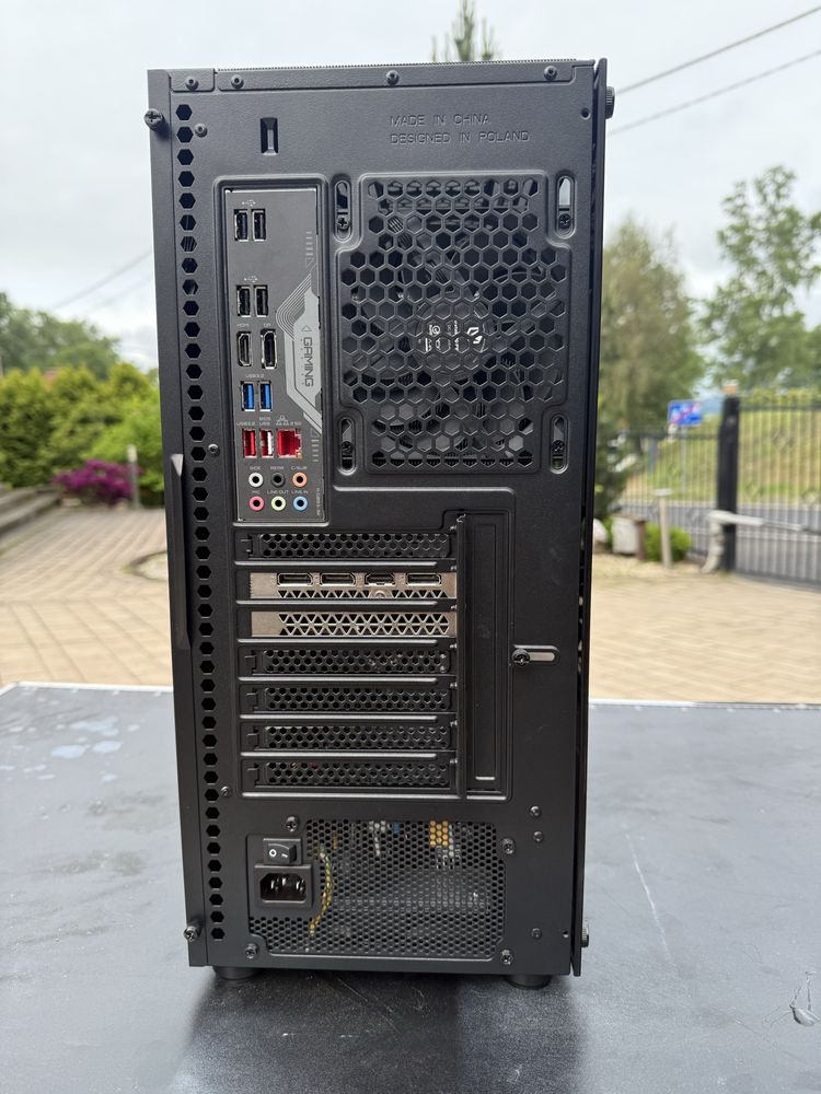 Komputer gamingowy i7-12700F / RX 6600 XT / 16GB RAM / 1TB SSD