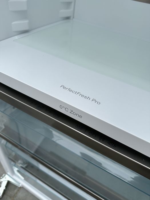 Комплект!! Морозильна камера холодильник Miele K7743 FNS 7794