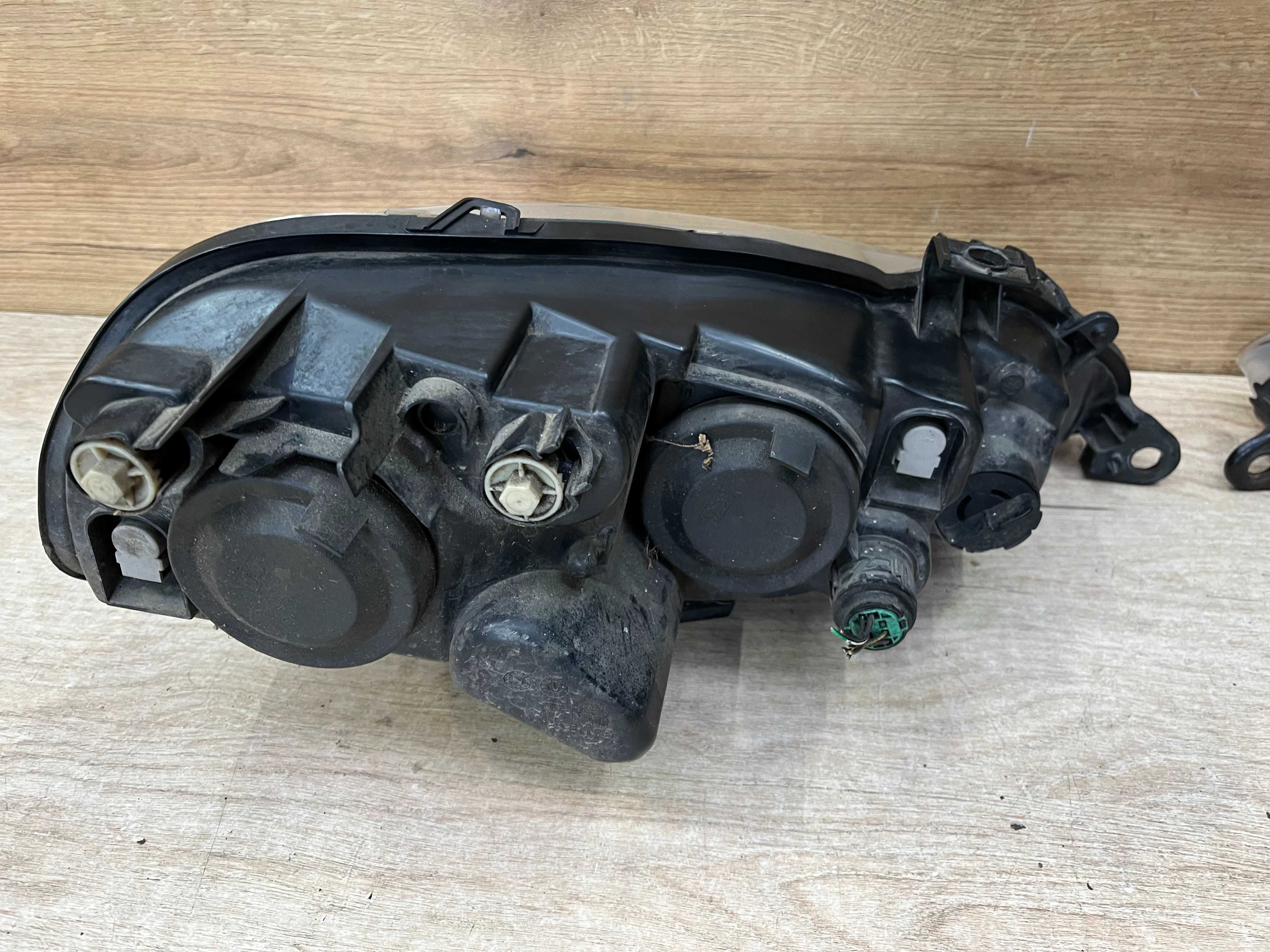 Lampa przednia Alfa Romeo 147 Lift