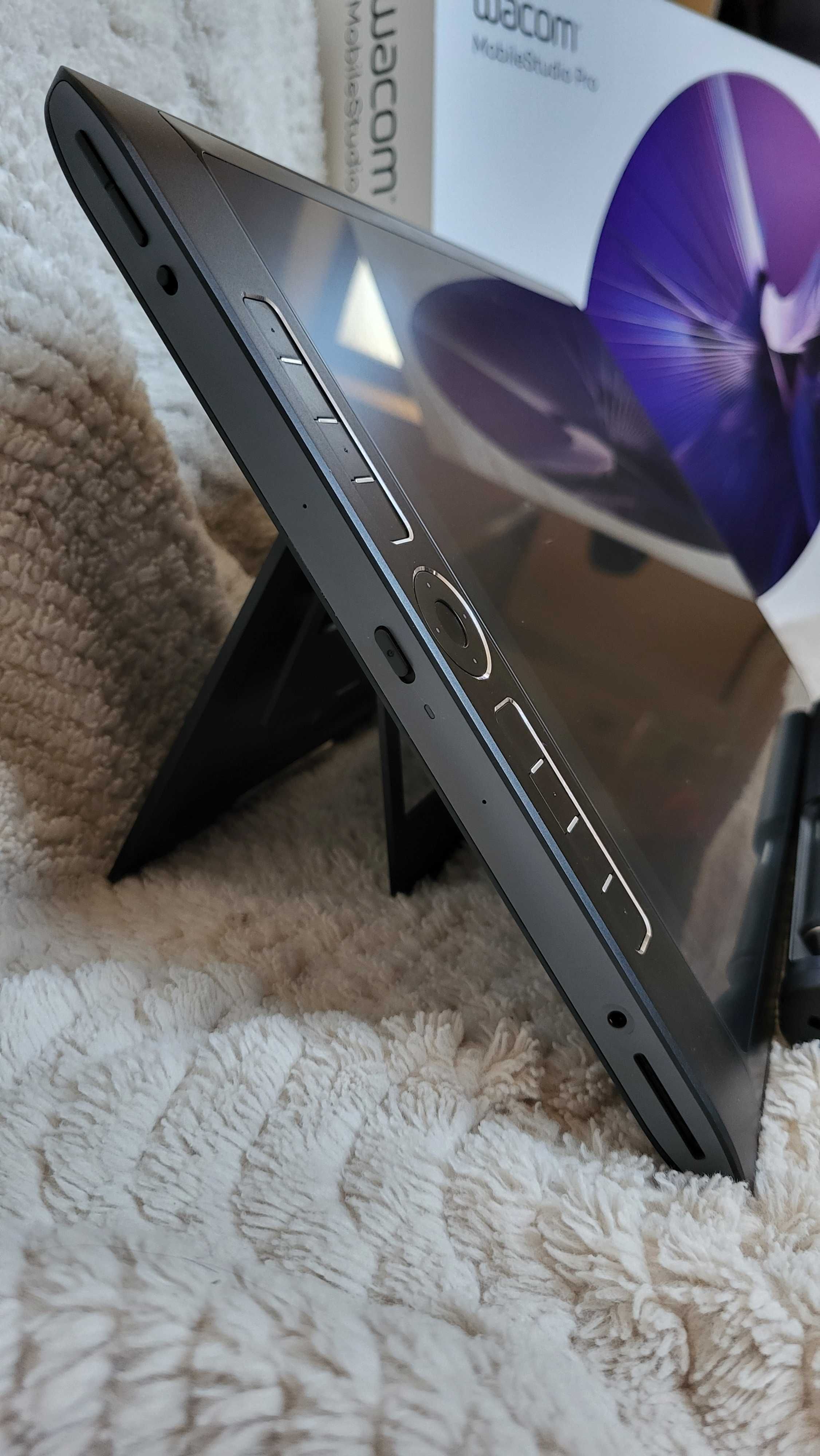 Wacom Mobile Studio Pro 16'' i7 512 Гб
