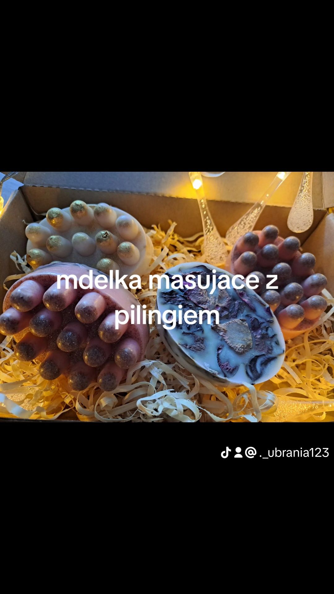 Mydelka masujące z pilingiem