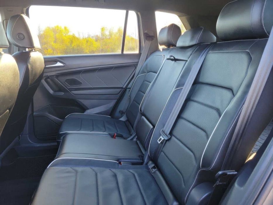 Volkswagen Tiguan SEL R-Line 4Motion      2024