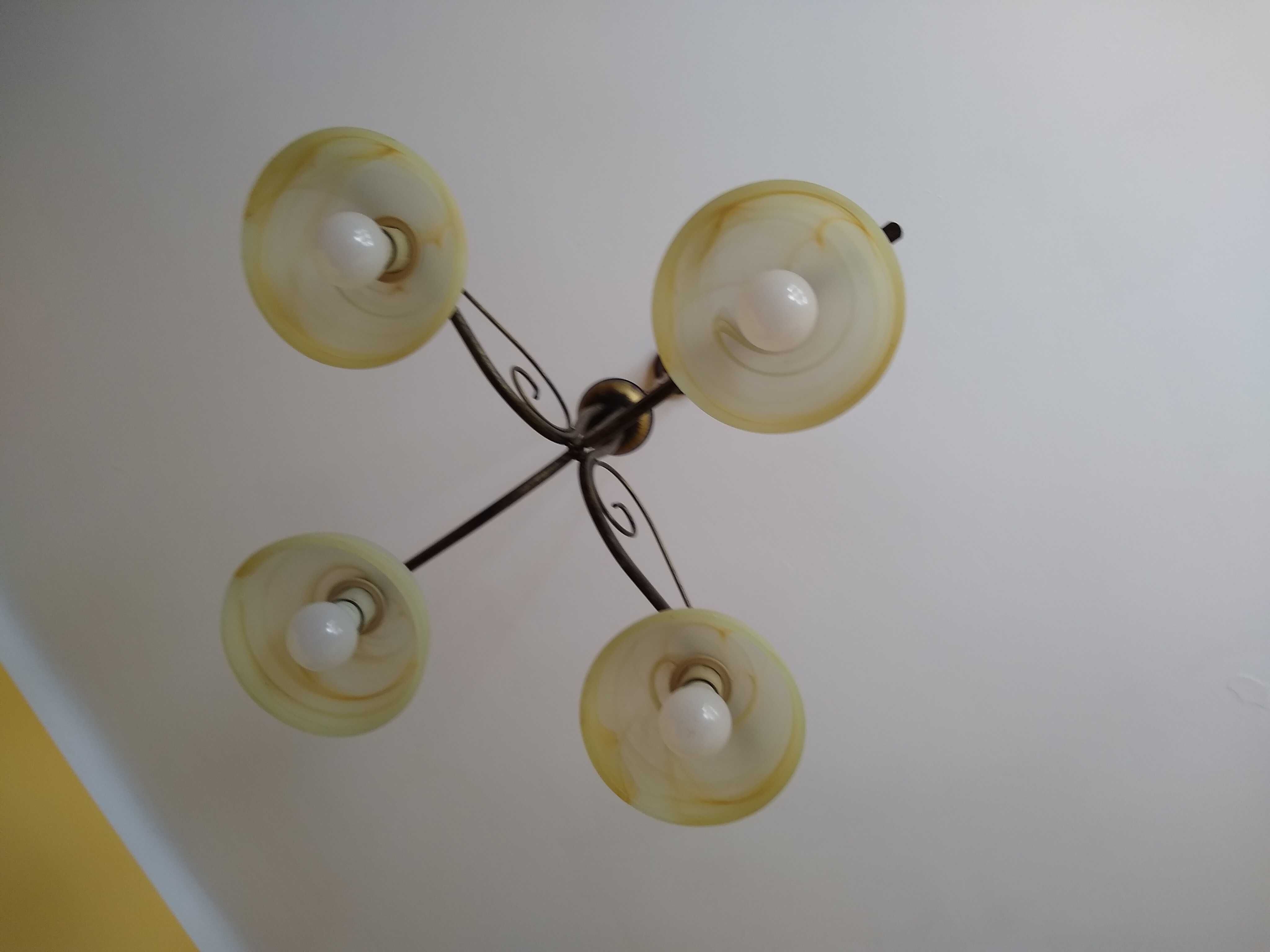 Lampa sufitowa - czterokloszowa