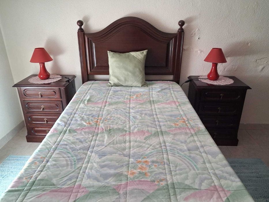 Mobilia quarto solteiro com roupeiro