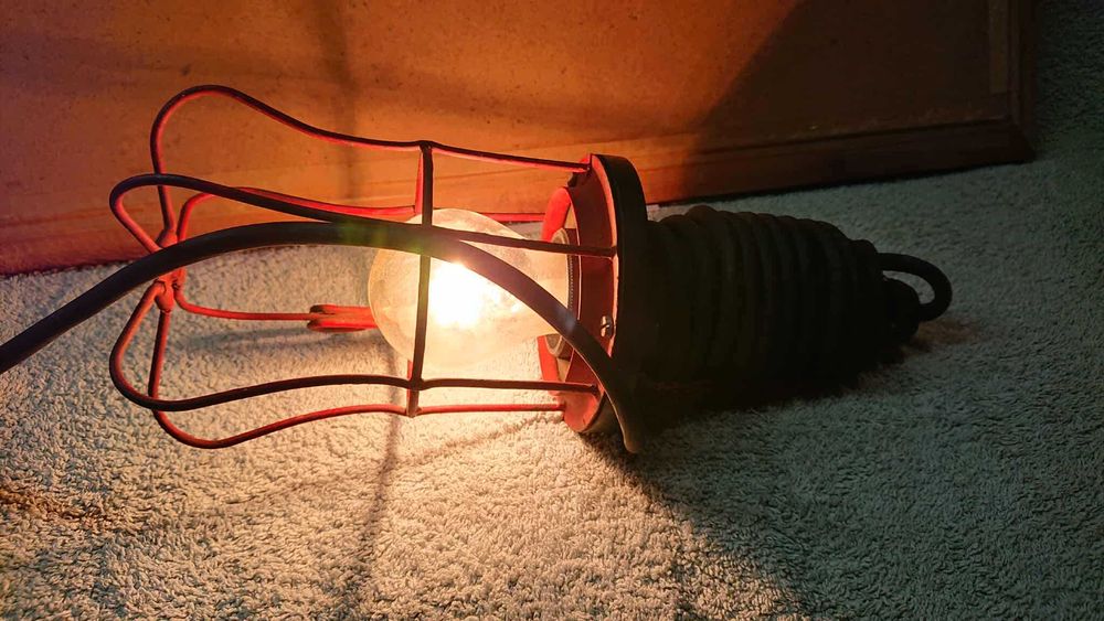 Lampa warsztatowa przenośna Prodryn, sprawna, PRL, klasyk