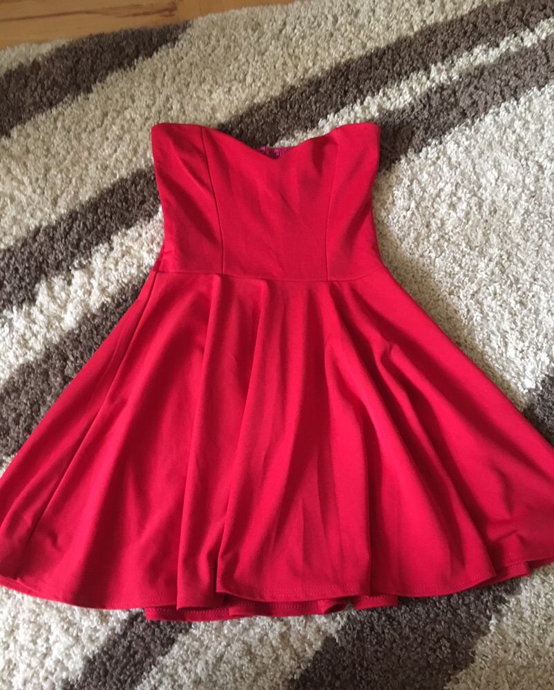 Сукня червона нова