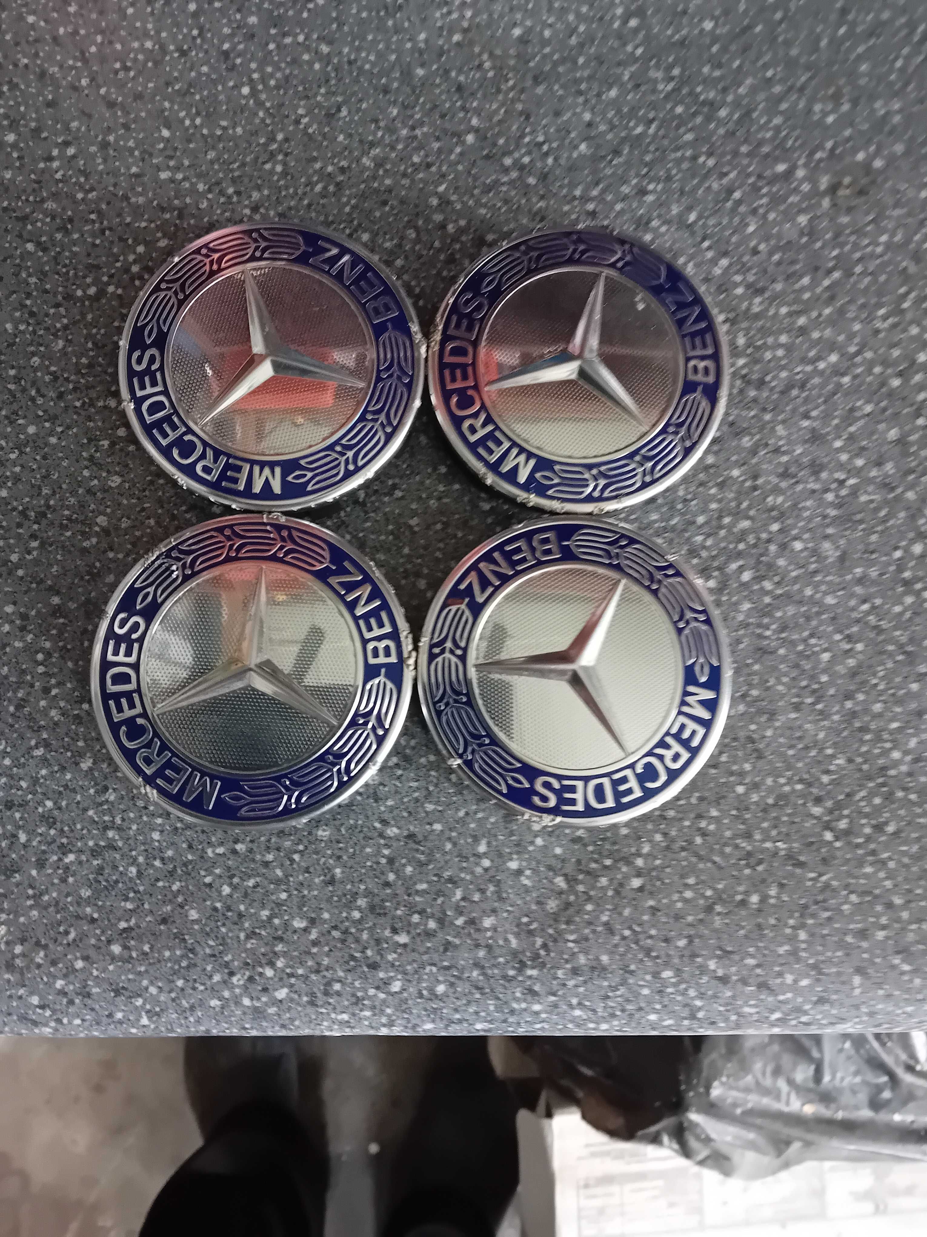 Conjunto de 4 porcas de segurança para jantes - originais Mercedes