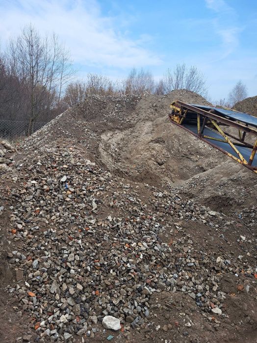 Trylinka z rozbiórki, gruz z kruszarki