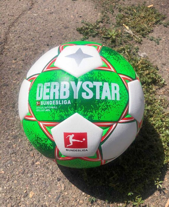 М’яч DERBYSTAR  для тренувань та матчів