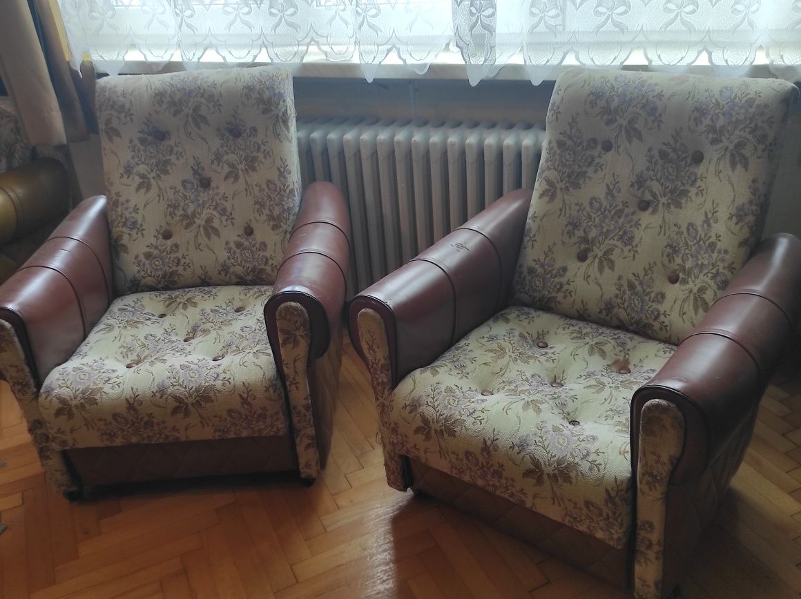 Wersalka, ława , stolik pod telewizor i dwa fotele- meble z okresu PRL