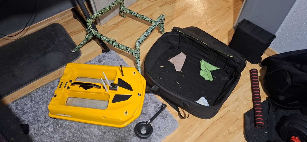 Łódka zanętowa Predator Pro Lam karpiowa