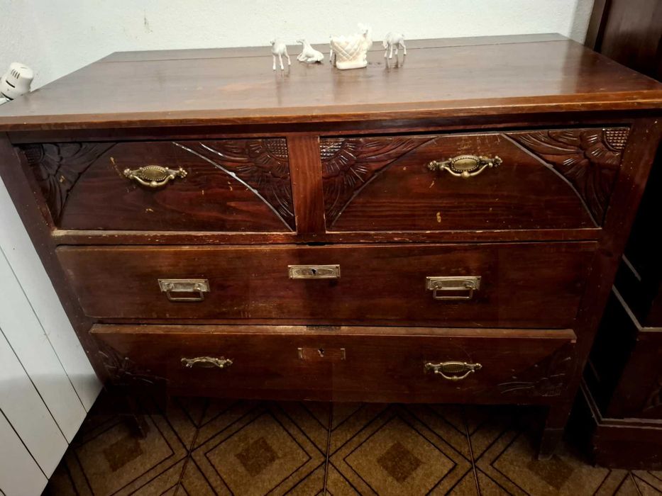 Quarto completo antigo