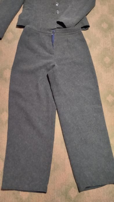 Продам класний костюм