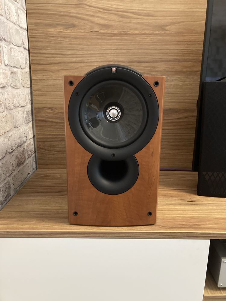 Kolumny podstawkowe Kef Q1