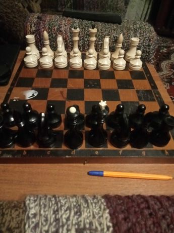 Продам деревянные шахматы