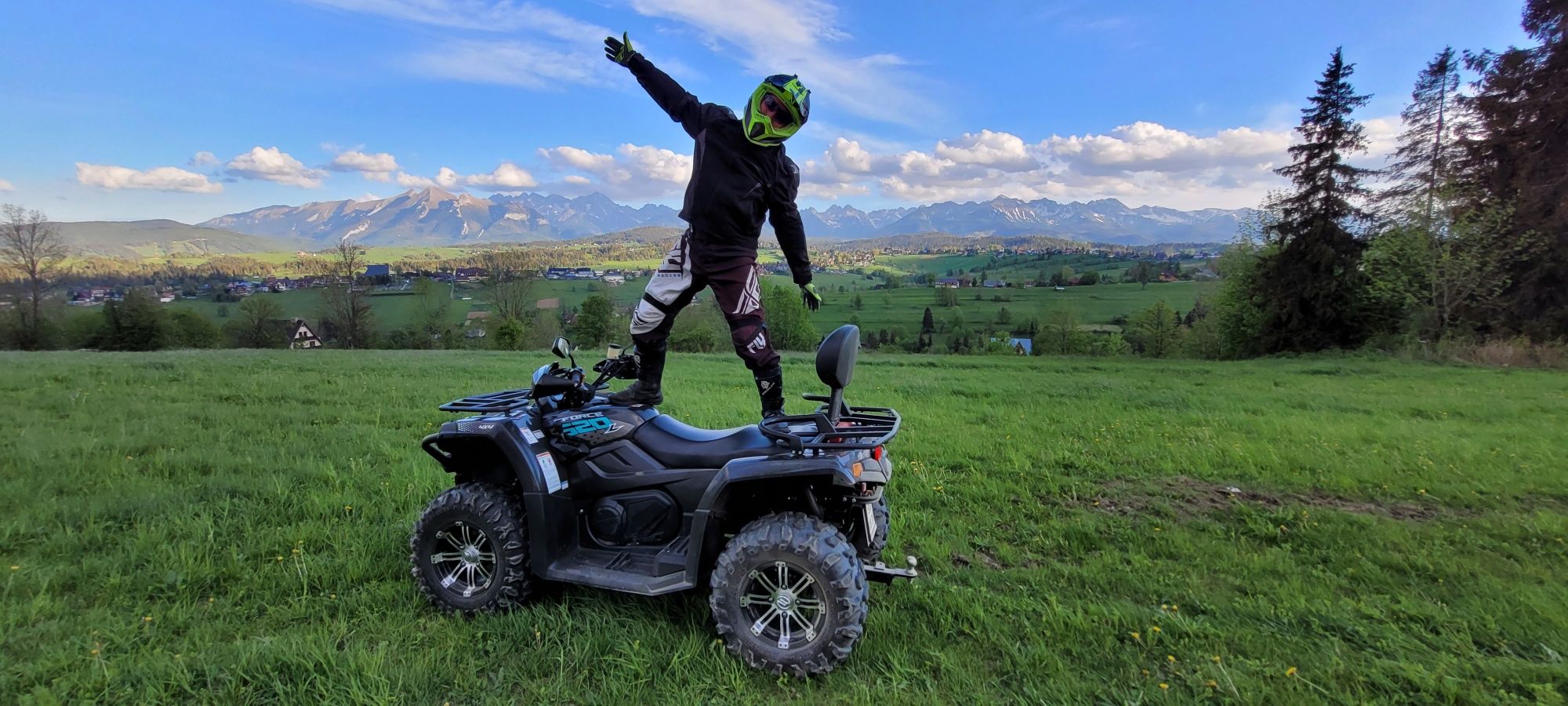 Prezent Wynajem Quadów wyprawy w teren Quady przeprawowe 4x4 Rybnik