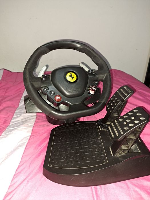 Volante ps4 da Ferrari