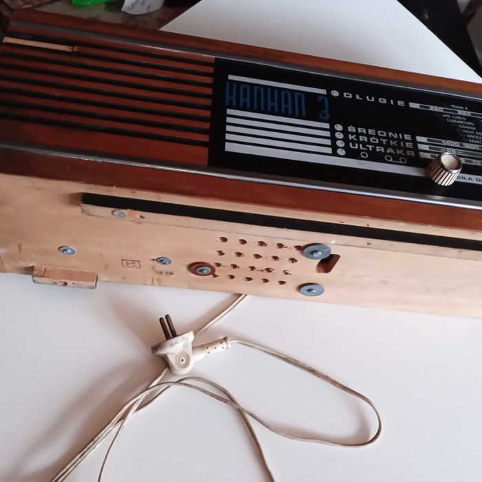 radio z PRL  Kankan 3    zabytek techniki  dla  kolekcjoner a