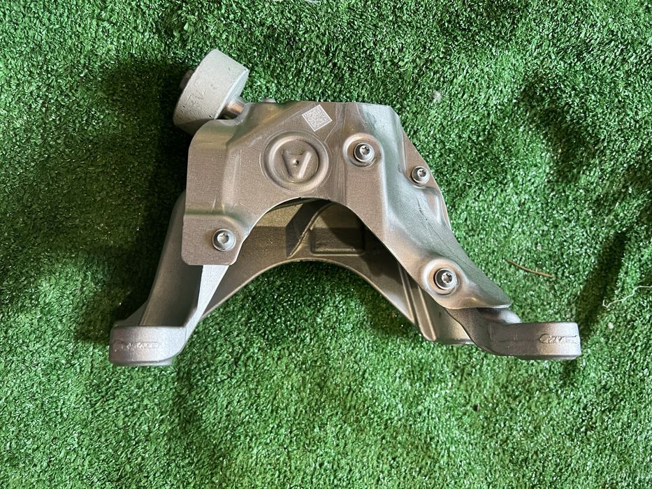 Лапа кронштейн бмв мотора g42 g20 g22 g23 g26 b58 г20 г26 г22