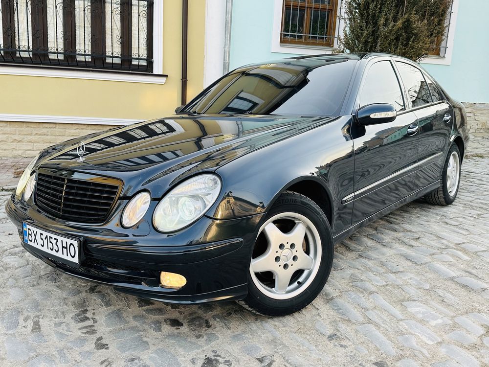 Mercedes E211 Мерседес W211