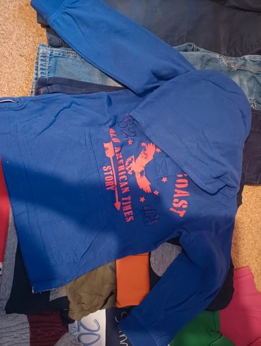 Roupa de bebé. Conjunto