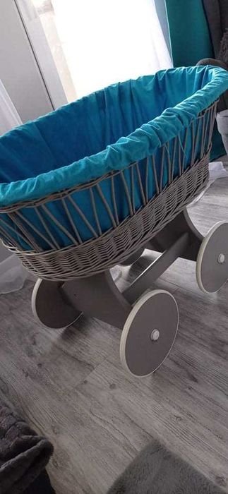 Kosz Mojżesza z 5 kompletami wypelniania i baldachimem