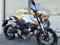 Honda CB HONDA CB 125 R  ABS  2019  3700 Km. Kat B Wyświetlacz biegów