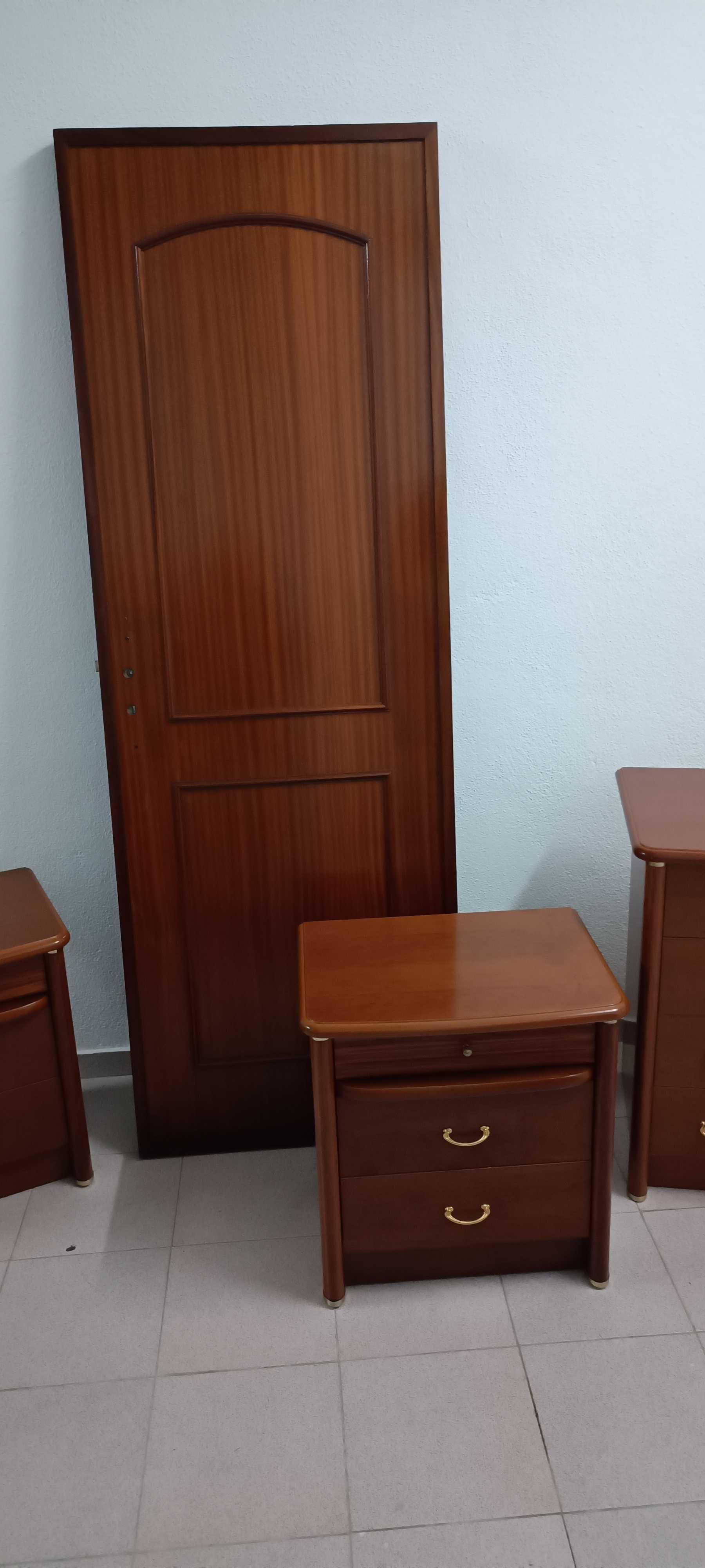 Mobilia muito bom estado
