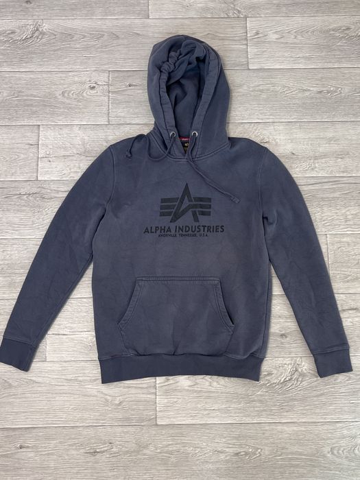 Альфа худак, Alpha, casual