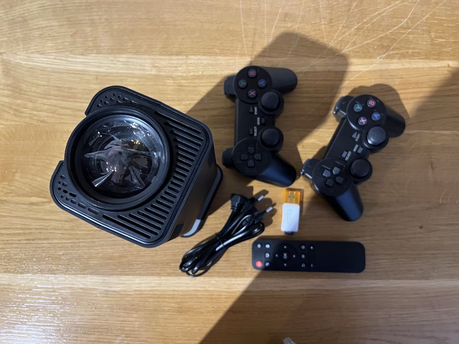Проектор (HY320 PRO) з іграми та джойстиками Android 11