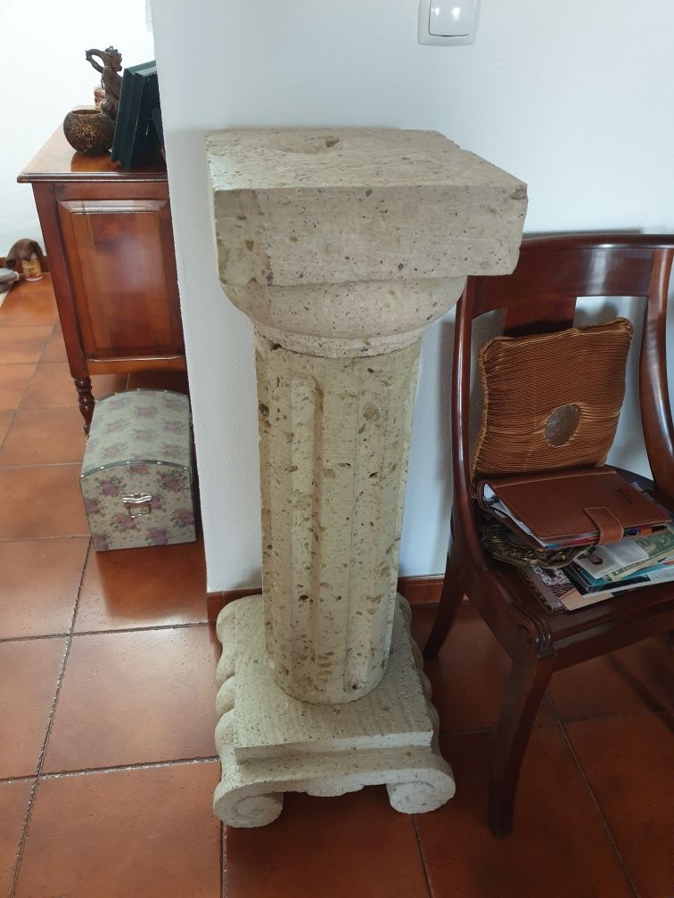 Coluna em pedra decoração