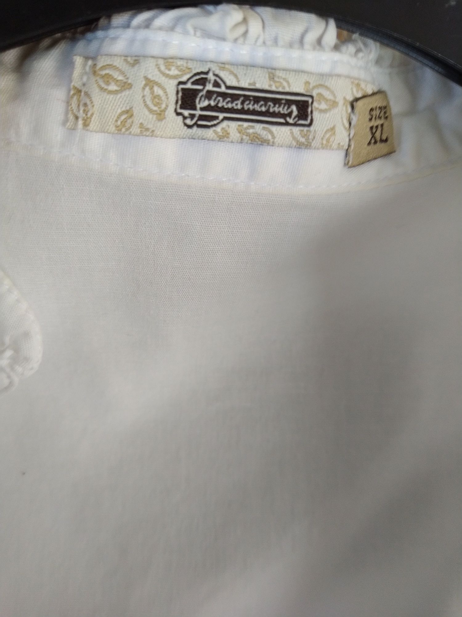 Blusa branca com folhos, elegante - Stradivarius - Tamanho XL
